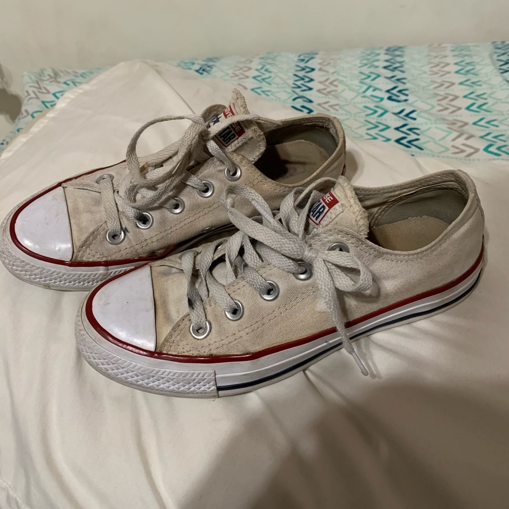 White converse!! (Size 6)